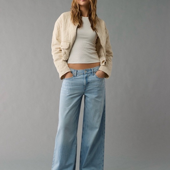American Eagle Outfitters Denim - AE Dreamy Drape Strigid Low-Rise Ultra Wide-Leg Jean in Light Aglow